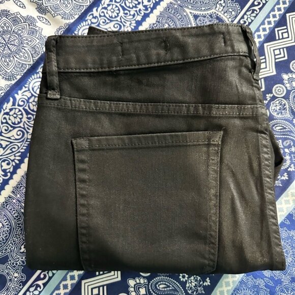 Meet your Posher Renée - Picture 2 of 5